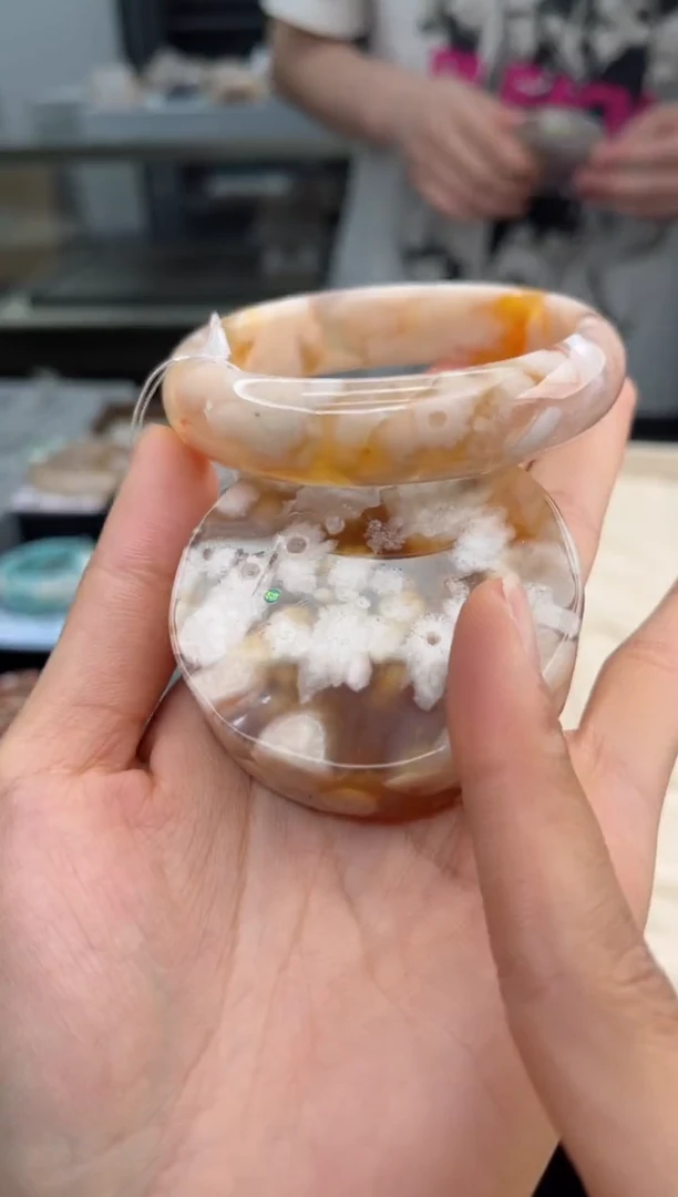 石英质玉手镯未镶嵌59圈口（赠送镯心）6910041