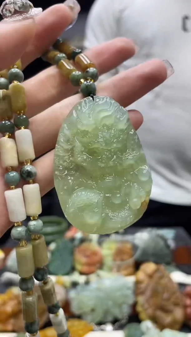 未镶嵌岫玉吊坠·