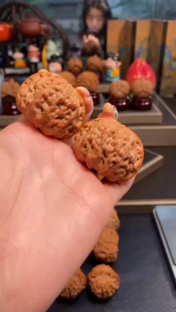 【闪购商品】文玩核桃把件H703白狮子43