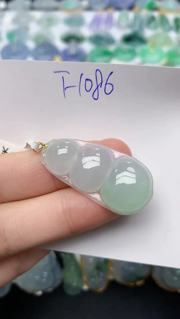 颈饰18K金镶嵌翡翠天然缅甸A货翡翠百元以上9元证书费自理