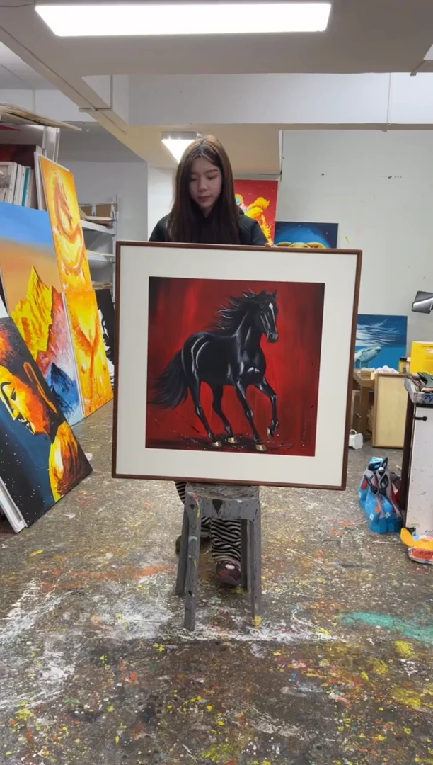 【闪购商品】丙烯画丫丫精装红底马