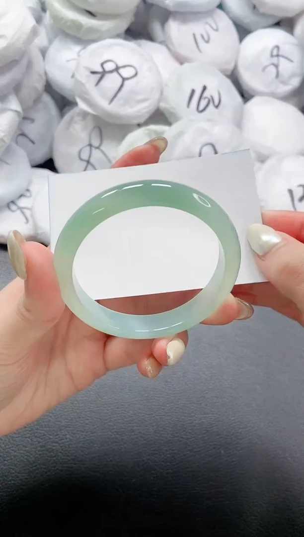 【闪购商品】石英质玉手镯未镶嵌 8L45-54