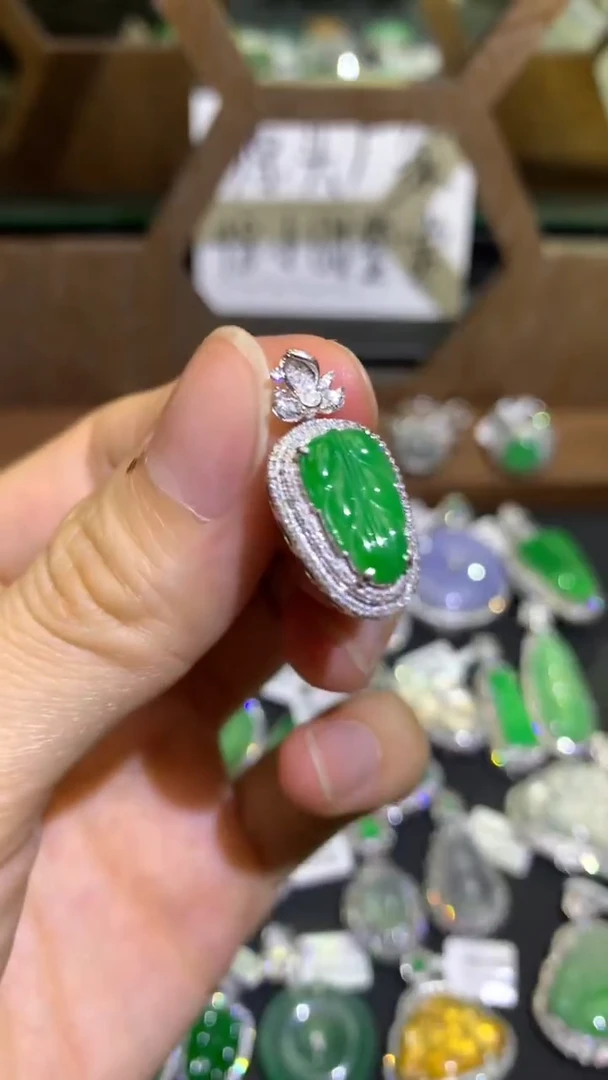 翡翠18K金镶嵌吊坠(不含链)吊坠