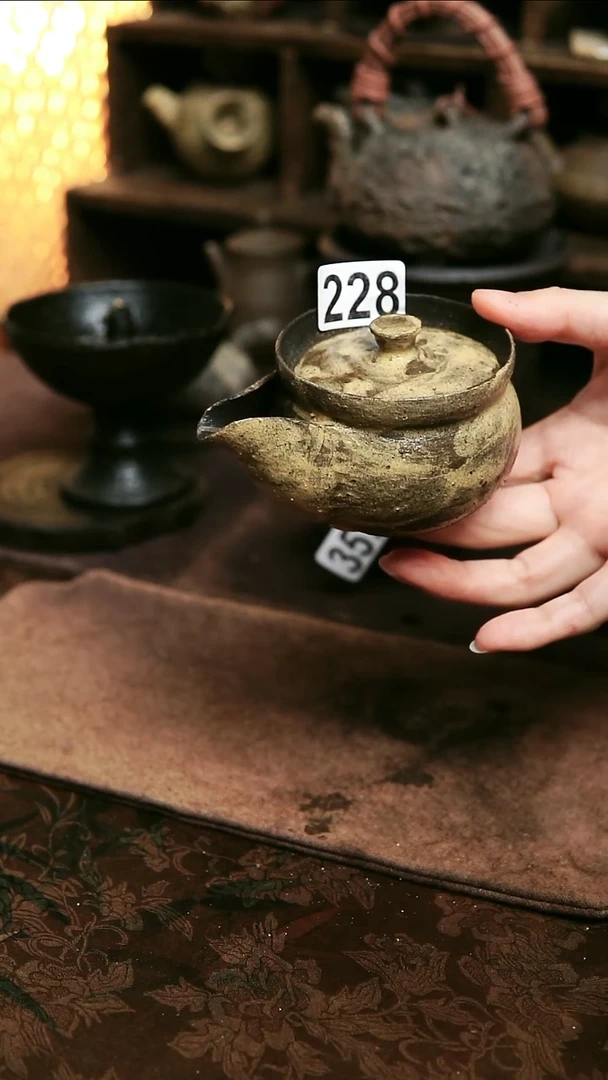 紫砂全手工粉引宝瓶120毫升左右