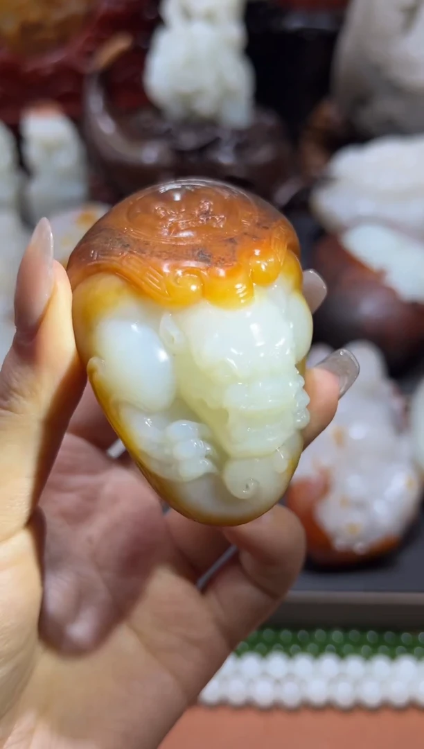 未镶嵌和田玉把件人**姐和田玉