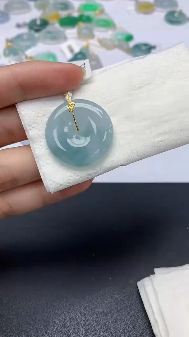 翡翠18K金镶嵌颈饰天然缅甸a货翡翠