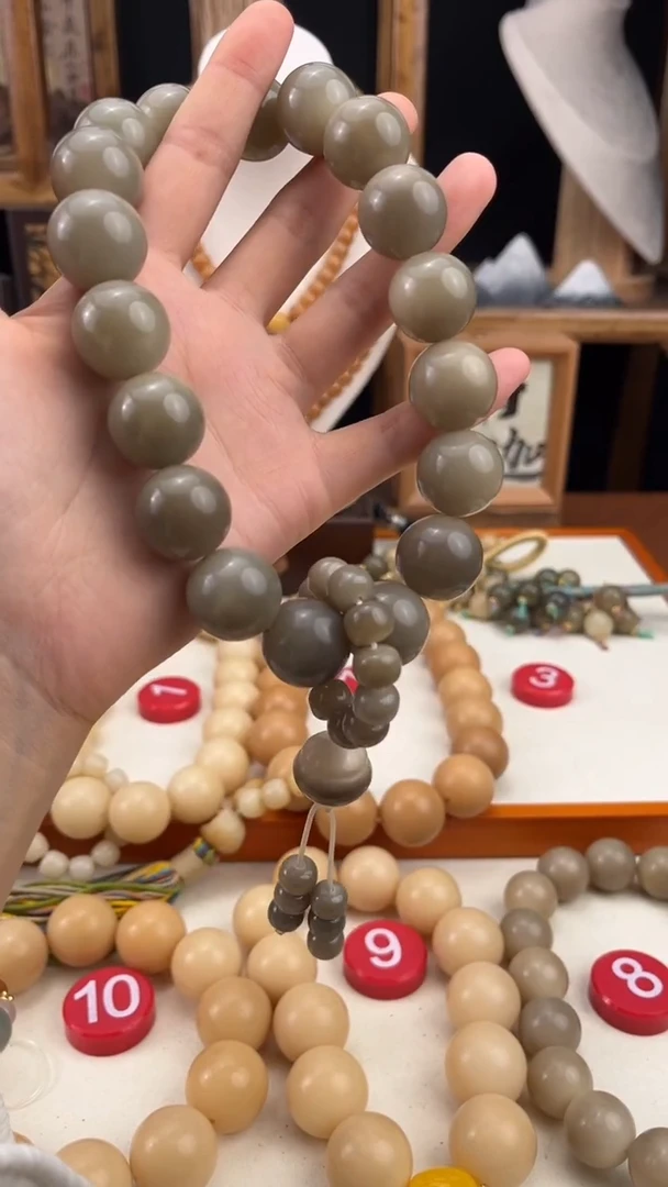 吊坠菩提根/象牙果阴皮子手持