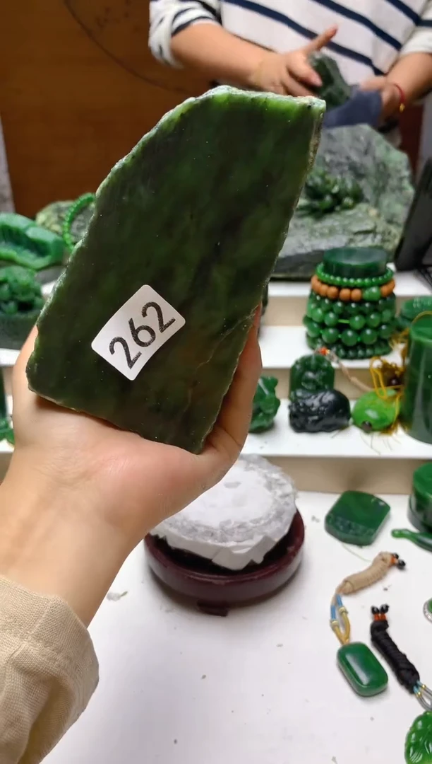 未镶嵌和田玉（碧玉）珠宝半成品1