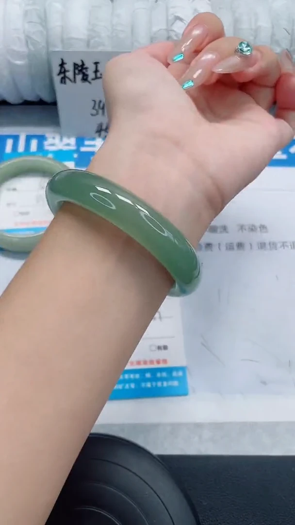 未镶嵌手镯石英质玉8-55/56