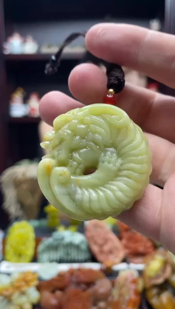 岫玉未镶嵌吊坠·