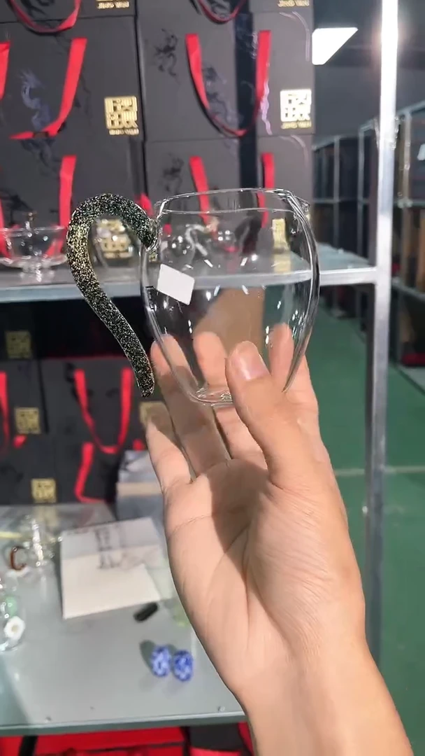 黑金清颜公杯晶焱金标