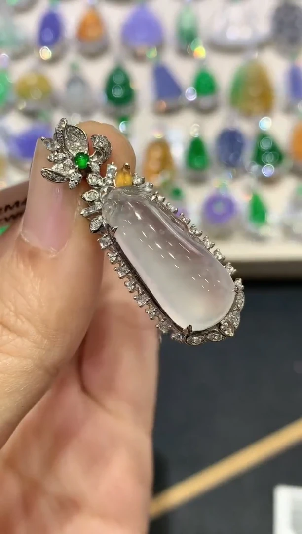 【闪购商品】翡翠吊坠(不含链)18K金镶嵌c157