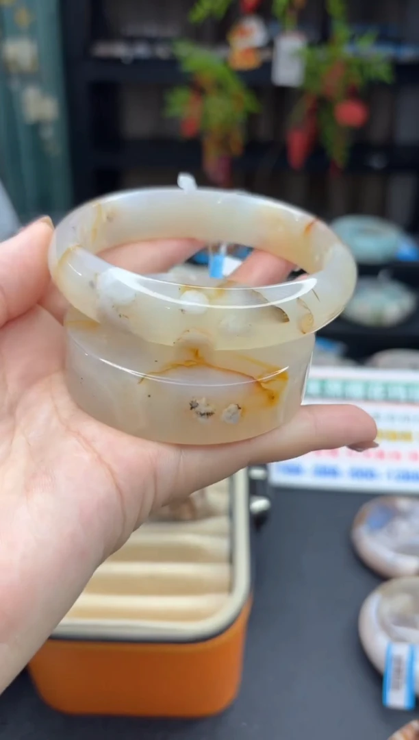 【闪购商品】石英质玉手镯未镶嵌191（65圈赠送镯心）