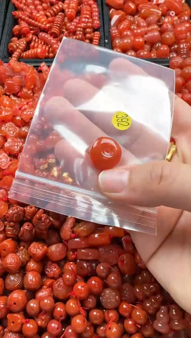 【闪购商品】南红玛瑙颈饰未镶嵌1