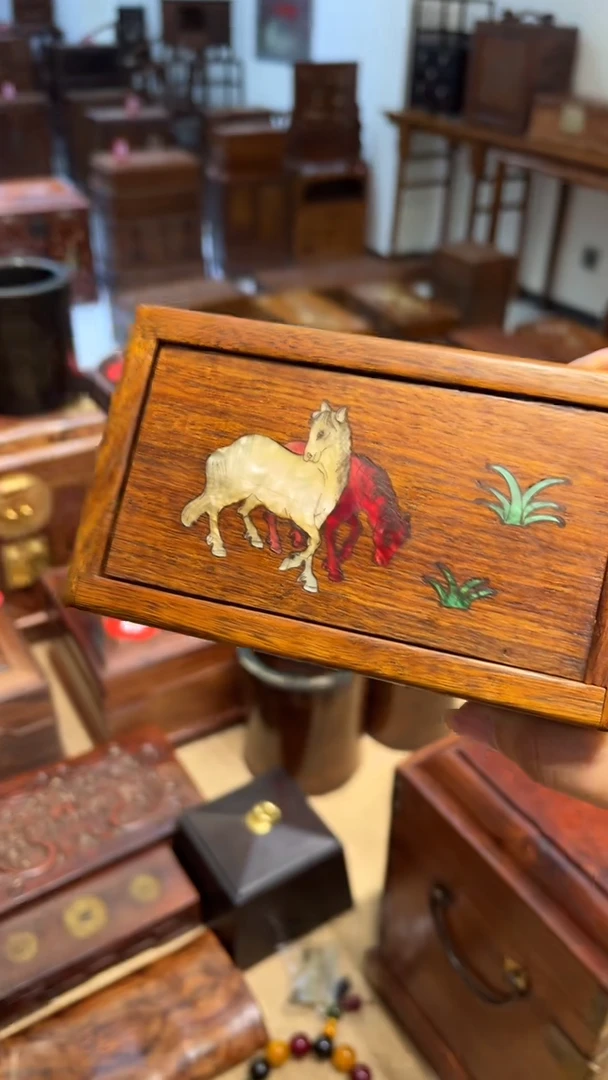 【闪购商品】木策马奔腾螺钿小机关盒