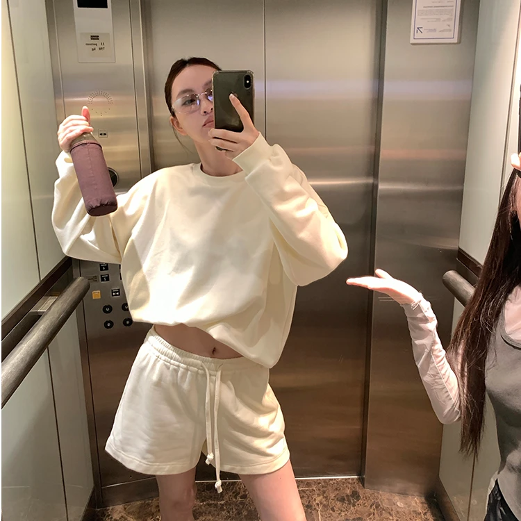 韩系慵懒风穿搭宽松长袖卫衣阔腿休闲短裤女春季新款时尚两件套