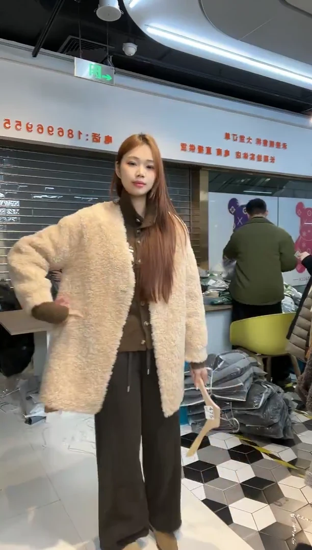 L****a皮毛一体 8 8 8 8 8 8
