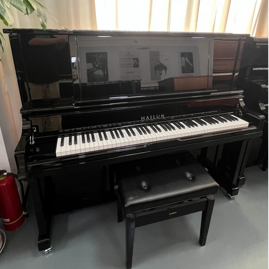 海伦高端钢琴 H-33P 专业级钢琴