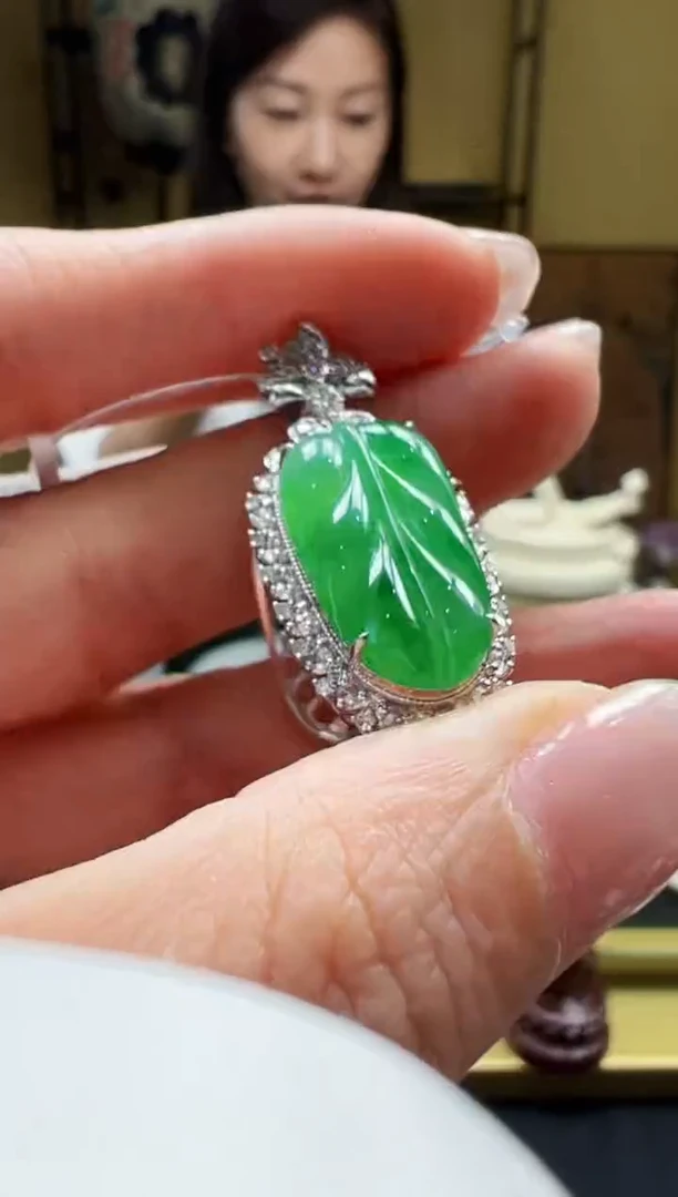 翡翠18K金镶嵌颈饰DFZ0625-16