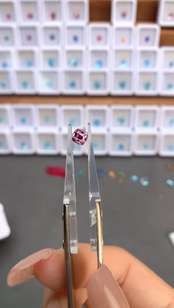 未镶嵌裸石定制蓝宝石0.75ct 老烧帕帕拉恰