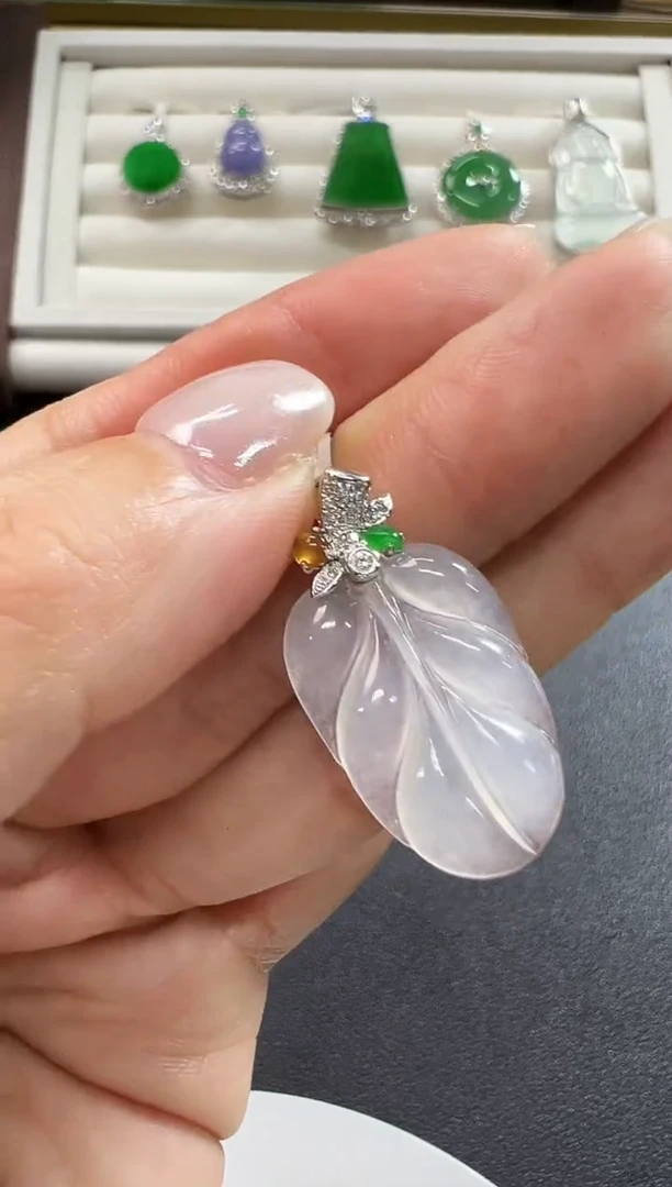 颈饰18K金镶嵌翡翠KGJH1212-067