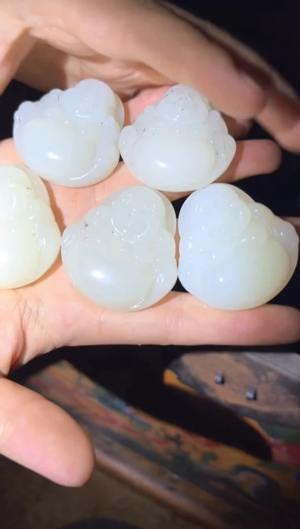 和田玉未镶嵌挂件荔枝白佛公牌