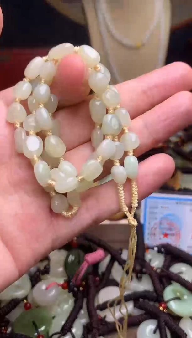 颈饰未镶嵌和田玉新疆料青海料清水和田玉吊坠