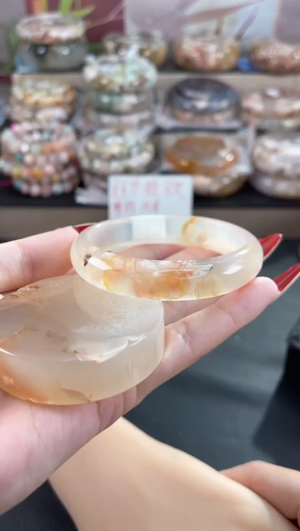 未镶嵌手镯石英质玉56