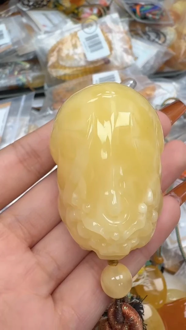 裸石琥珀未镶嵌如图