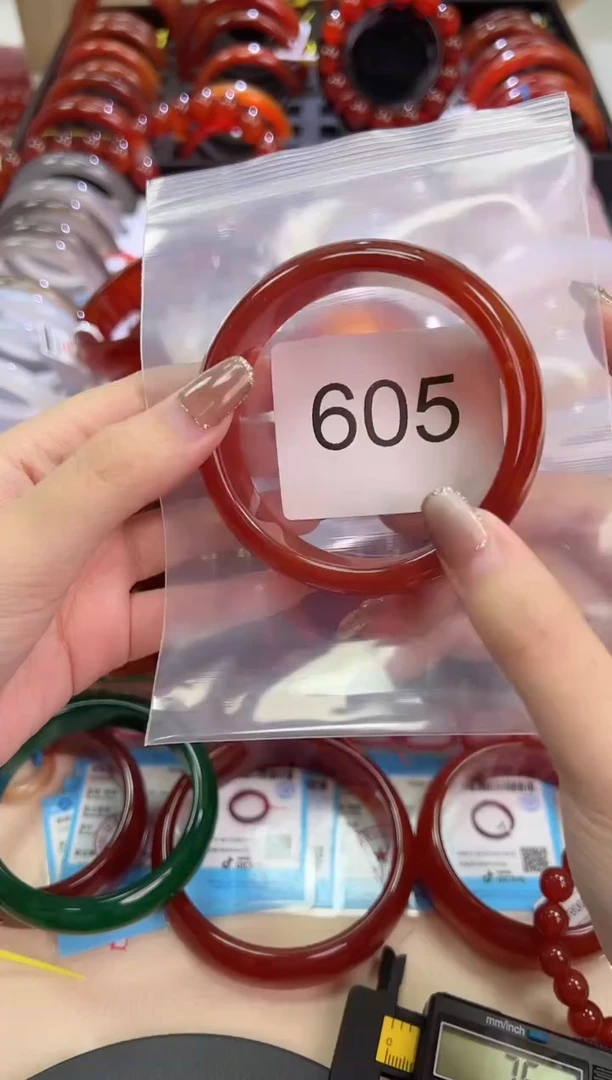玛瑙/玉髓手镯未镶嵌58圈口*605