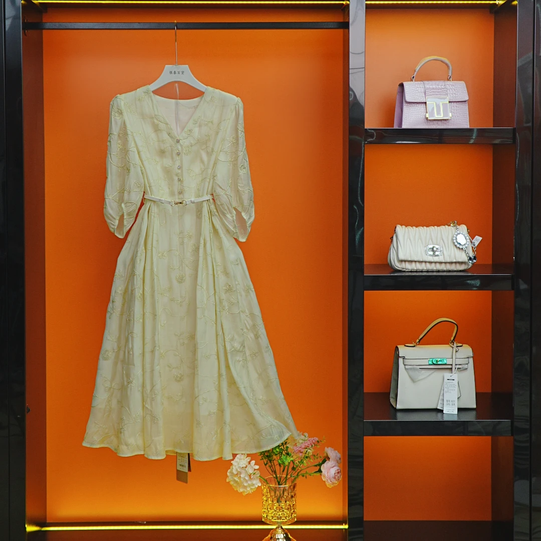 G夏季新款法式刺绣气质洋气收腰连衣裙显瘦时尚减龄裙子女MU5068