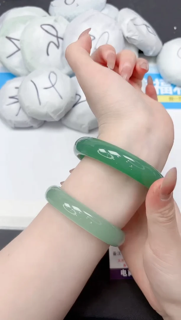 未镶嵌手镯石英质玉353-65