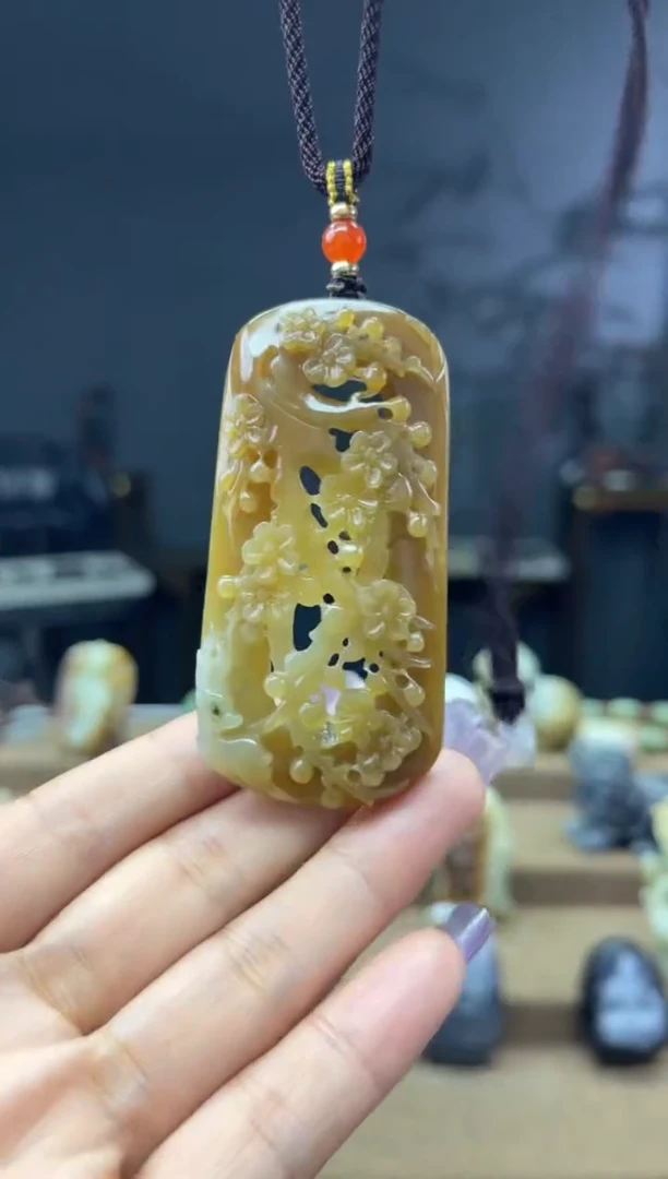 颈饰未镶嵌和田玉1