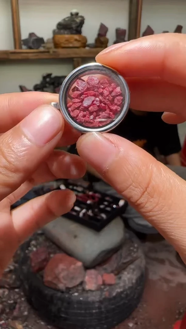 天然辰砂晶体级别粗颗粒