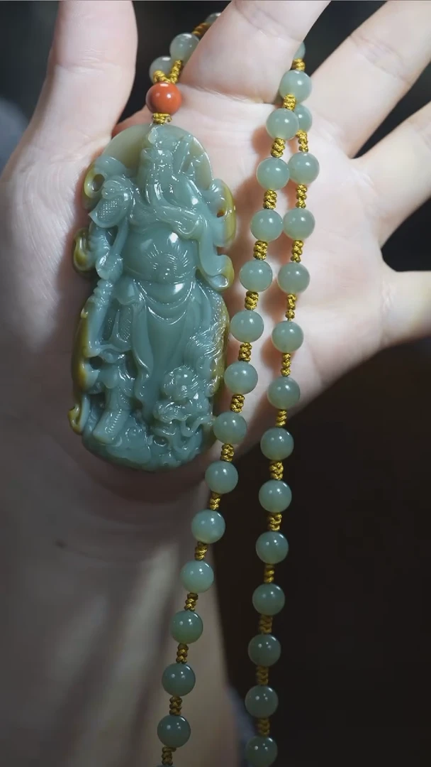 颈饰未镶嵌和田玉关公