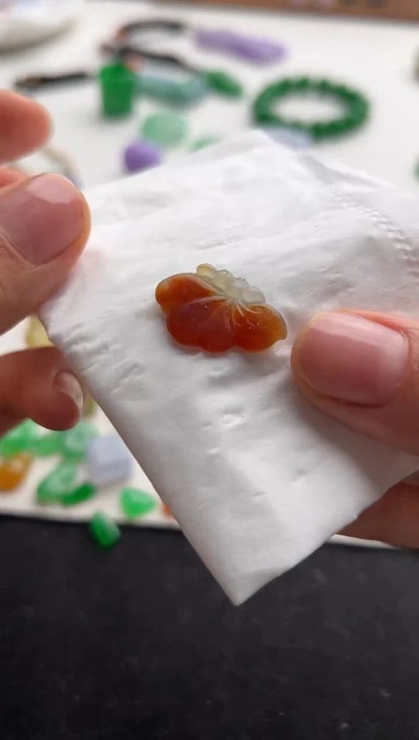 定制翡翠未镶嵌红蝴蝶1680+168-lqy175