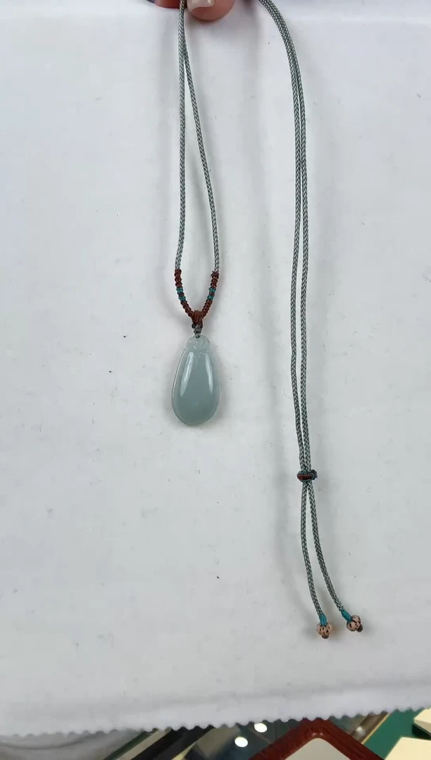 吊坠(赠链)未镶嵌翡翠精美的吊坠