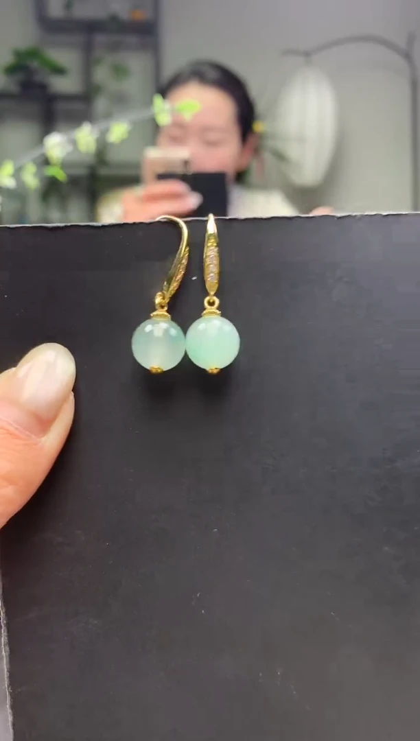 未镶嵌石英质玉耳坠耳坠