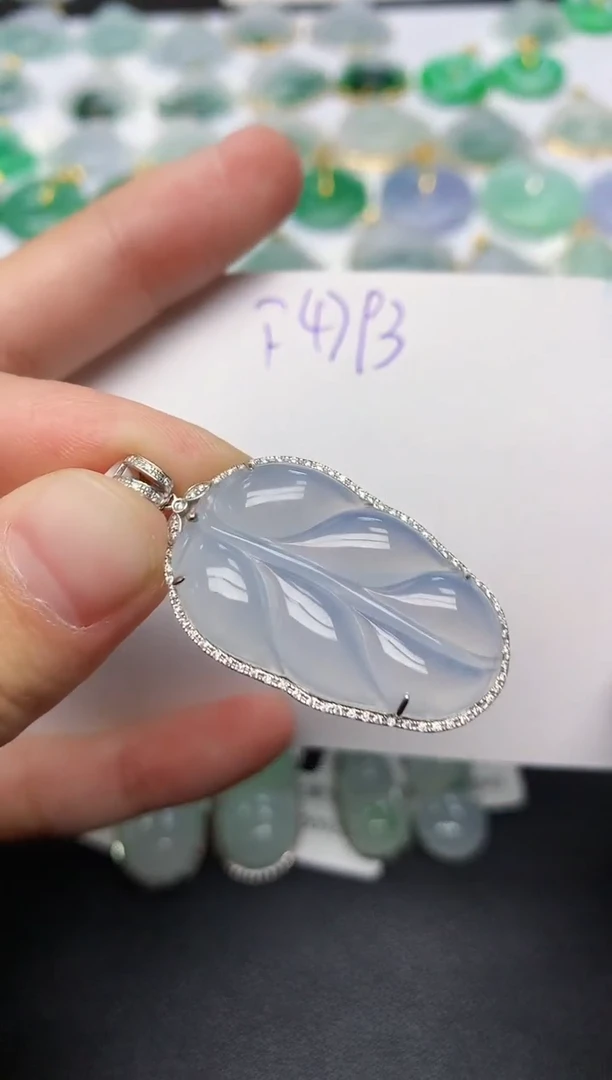 颈饰18K金镶嵌翡翠天然缅甸A货翡翠百元以上9元证书费自理