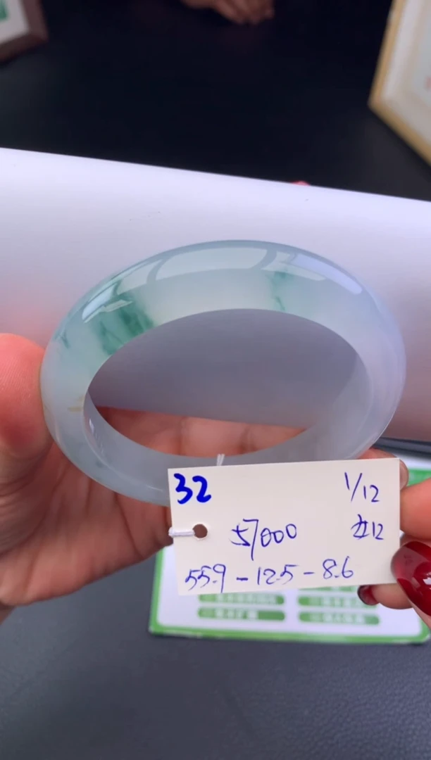 未镶嵌手镯翡翠假一赔三   手镯