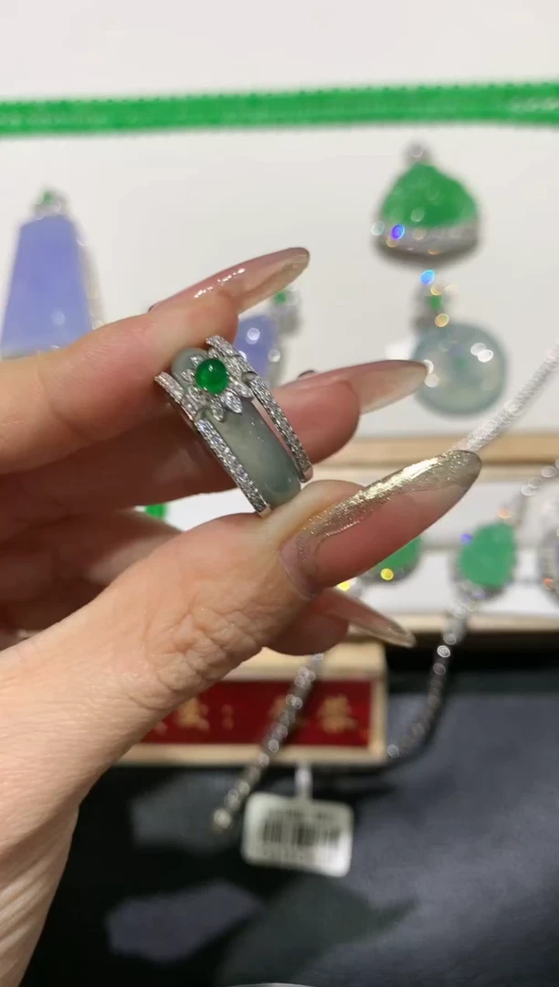 【闪购商品】翡翠吊坠(不含链)银S925镶嵌1多人多样性随机发货1件