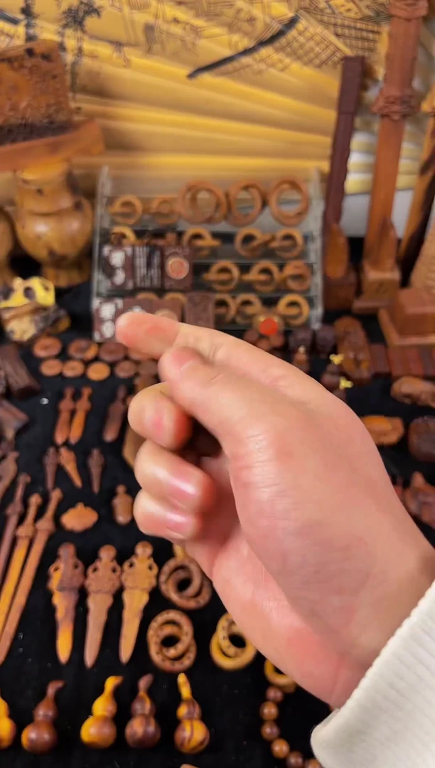 【闪购商品】枣木枣木小雪糕剑吊坠包邮到家