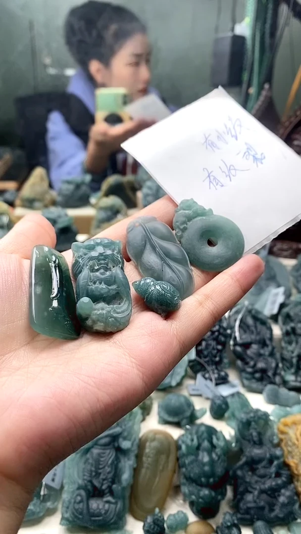 颈饰未镶嵌翡翠翡翠毛货不退不换11.27