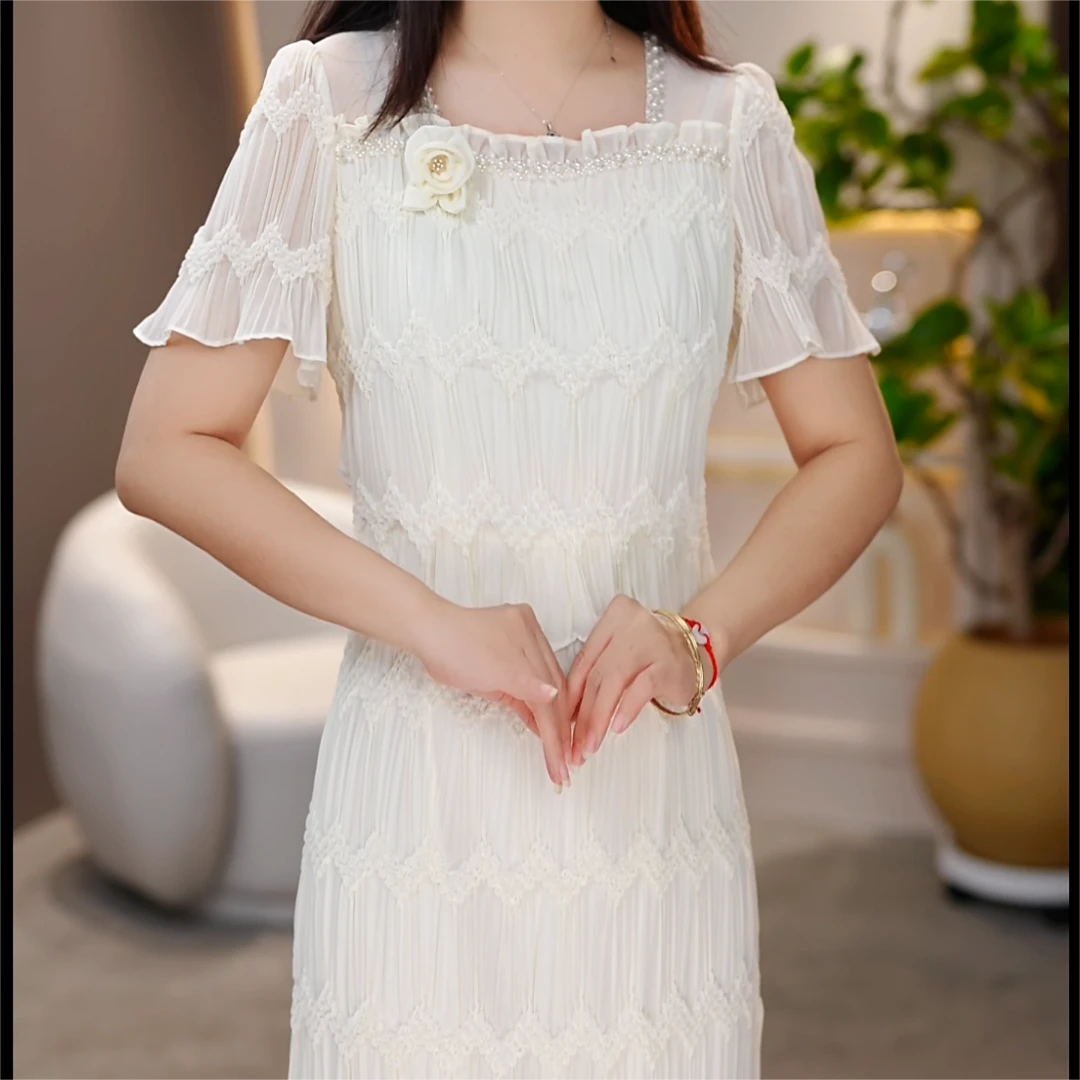 2025收腰 气质 法式 洋气 时尚 杏米白连衣裙