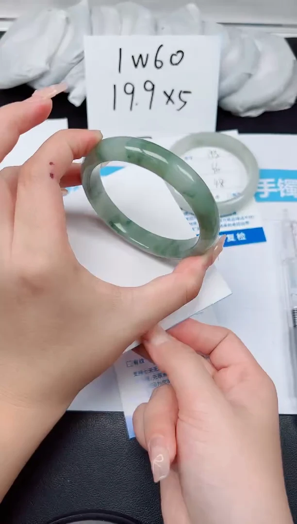 【闪购商品】石英质玉手镯未镶嵌G194-61.5