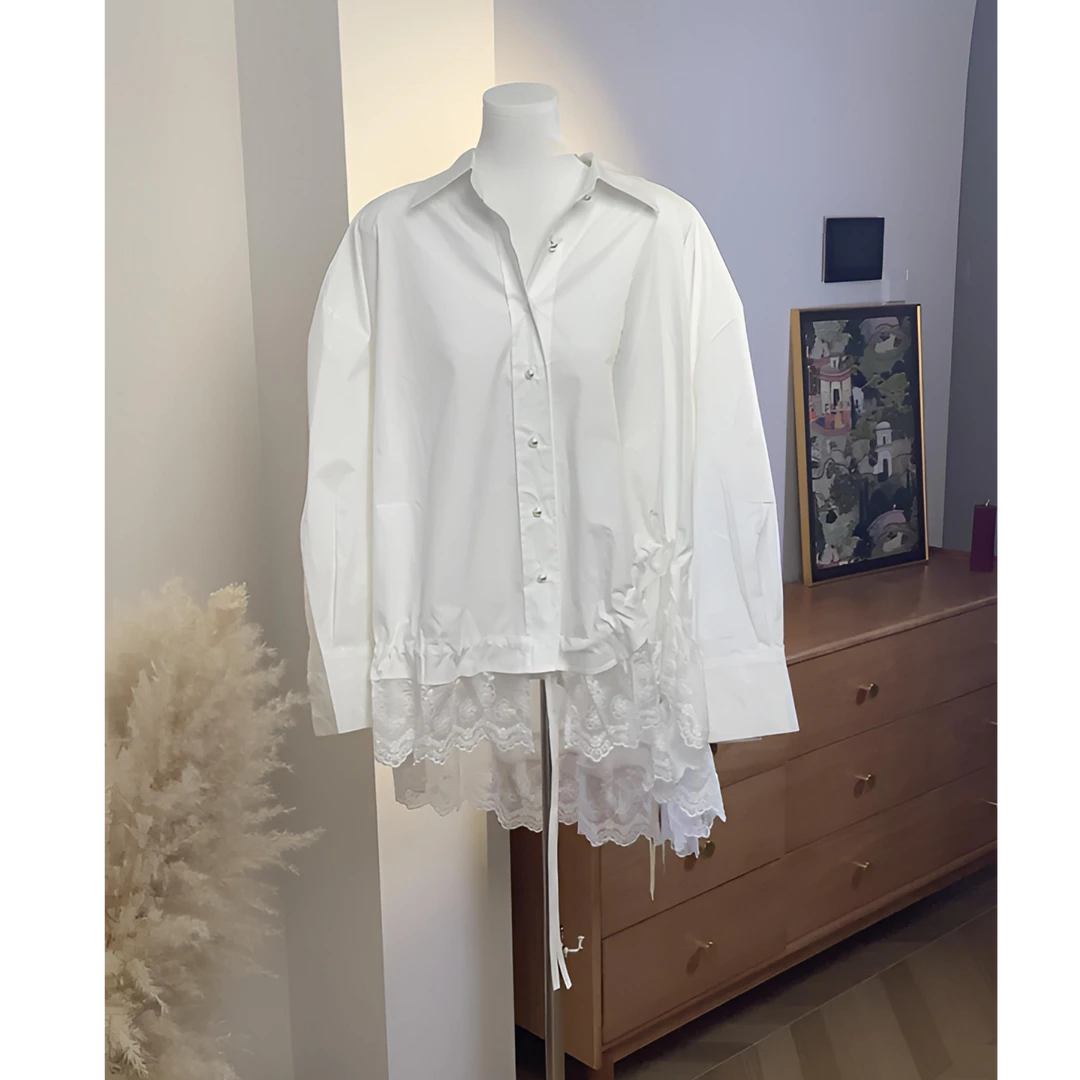 野一家2025春秋新款珍珠扣刺绣花边抽绳褶皱设计款中长款上衣