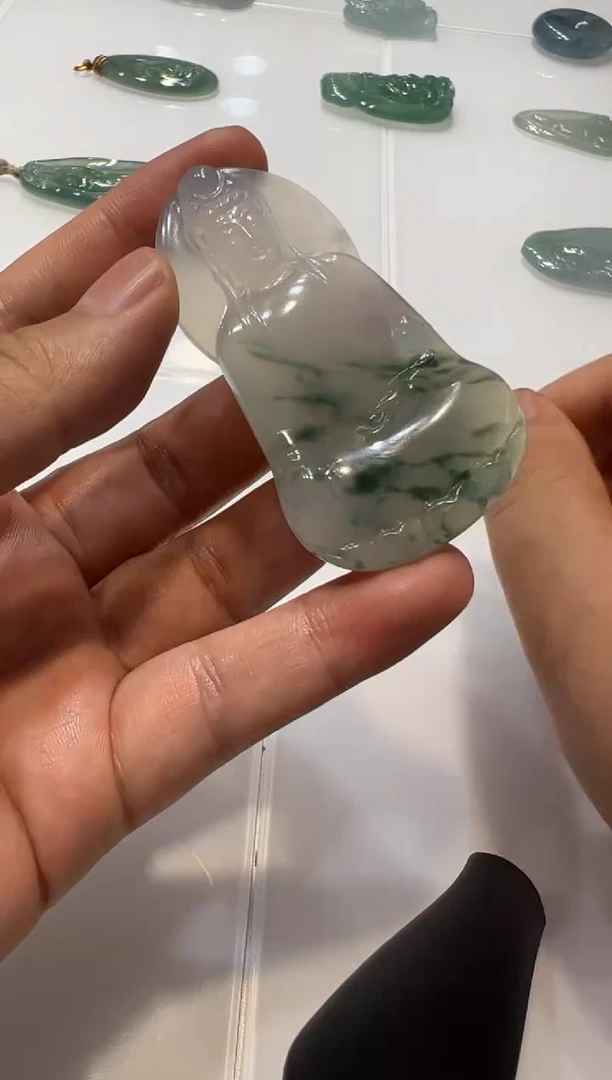 定制翡翠未镶嵌观音