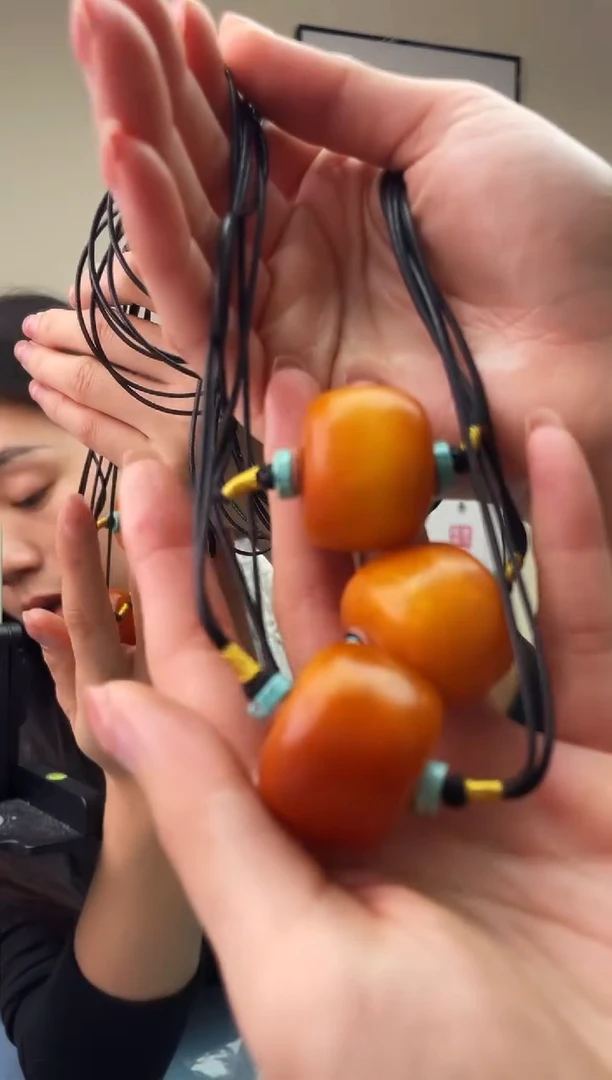 琥珀未镶嵌珠宝奇石T012假一罚十，多样性发一件