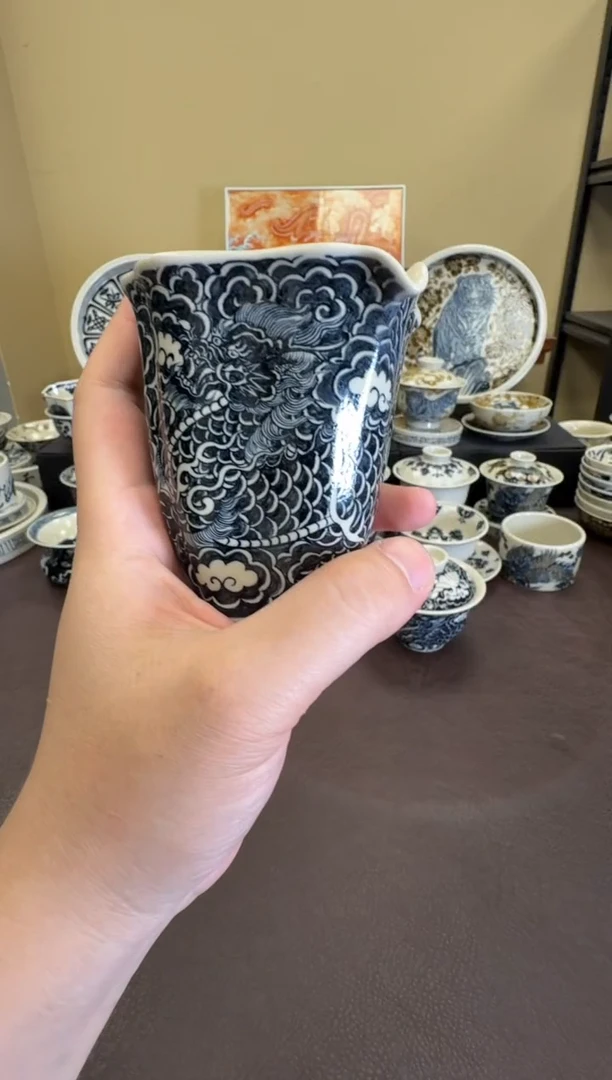 二号釉云墨麒麟公道杯