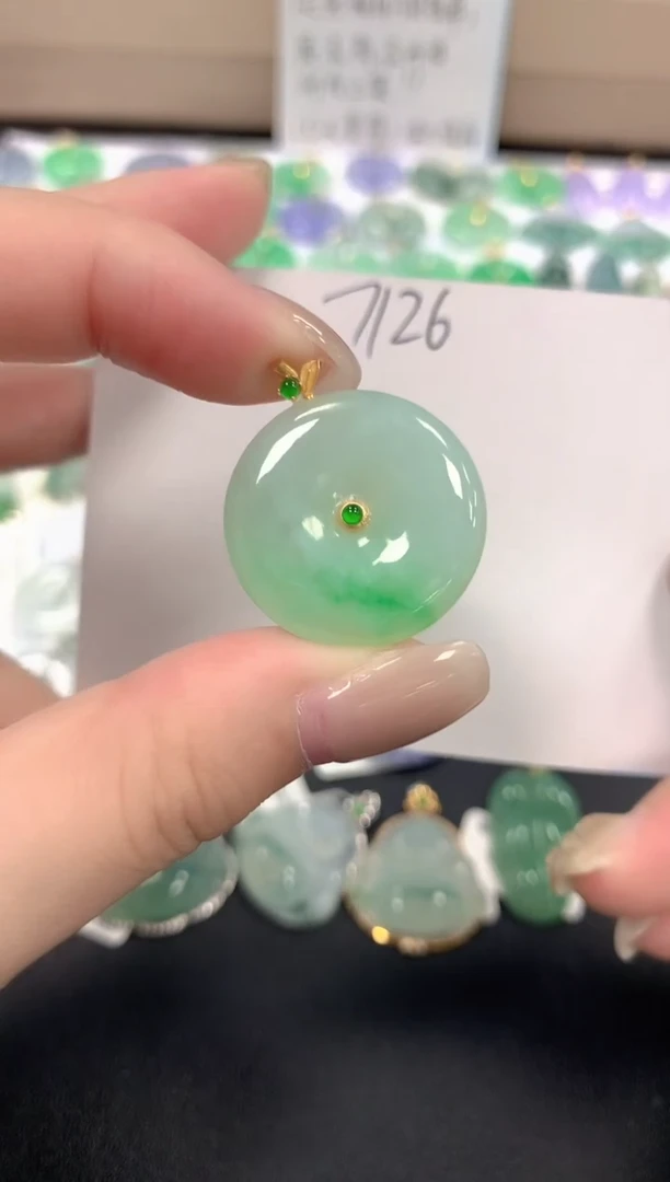 颈饰18K金镶嵌翡翠天然缅甸翡翠A货翡翠百元以上9元证书费自理